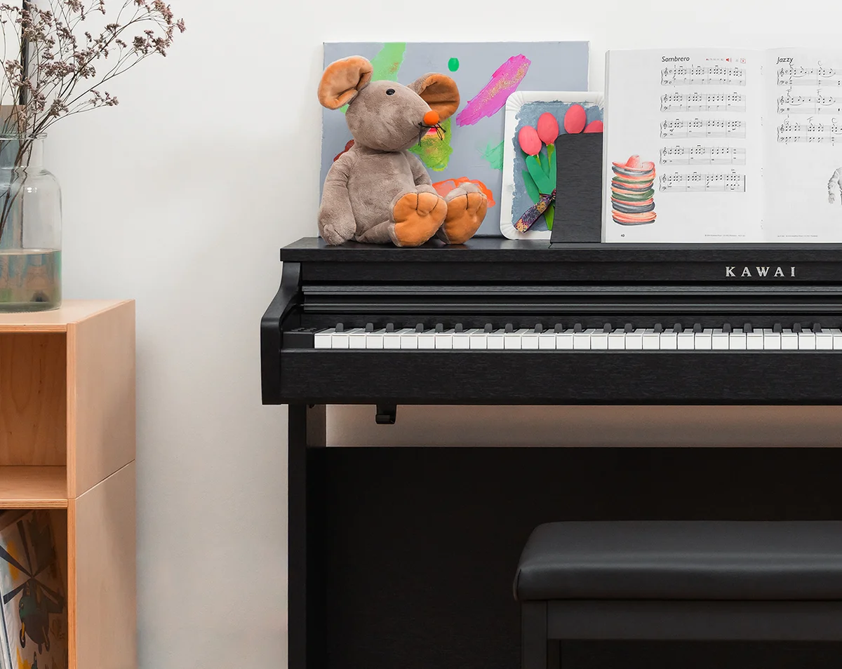 Impressive speaker system (with Low Volume Balance feature)