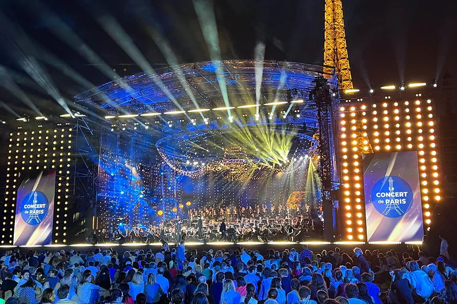 Shigeru Kawai grand pianos featured at France’s prestigious stage “Concert de Paris” 2025